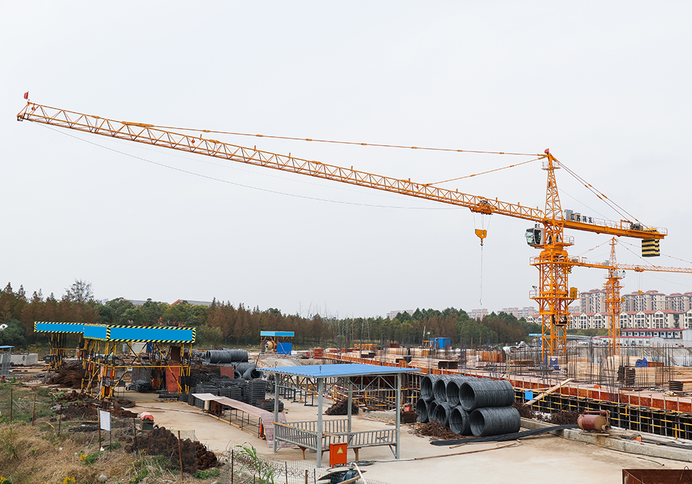 QTZ125 ((VI) XV) Topkit Construction Tower Cicero 10. Lond